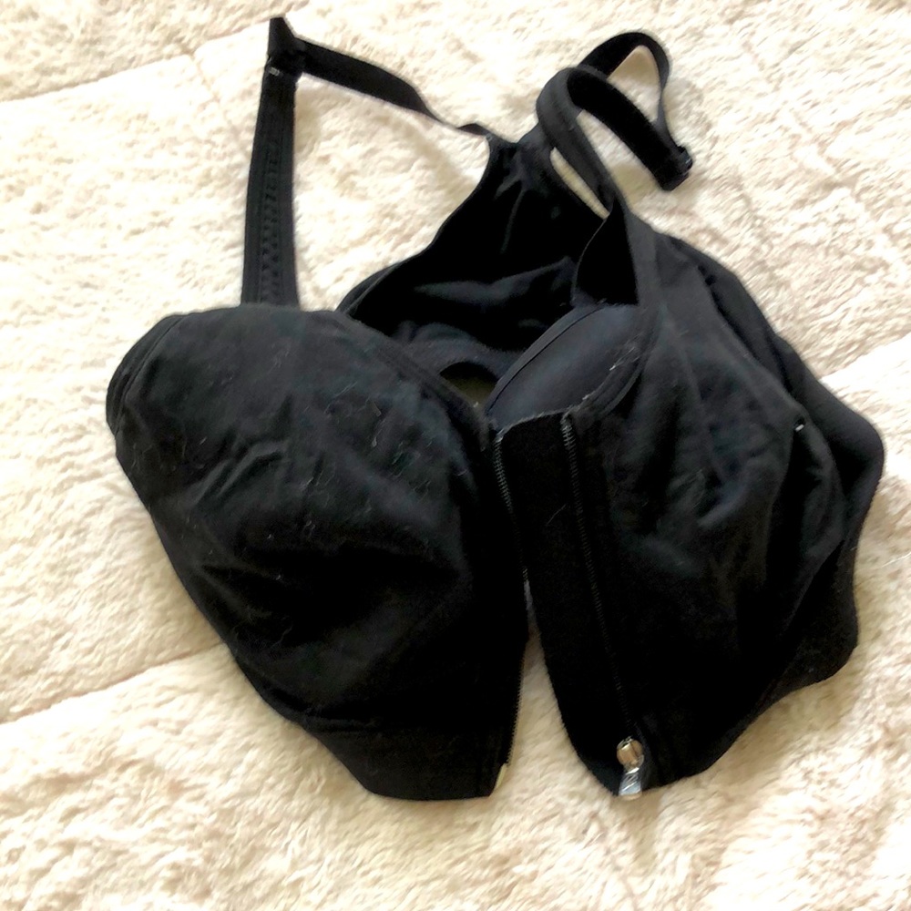 VSX sports bra with front clasp and zipper enclosure